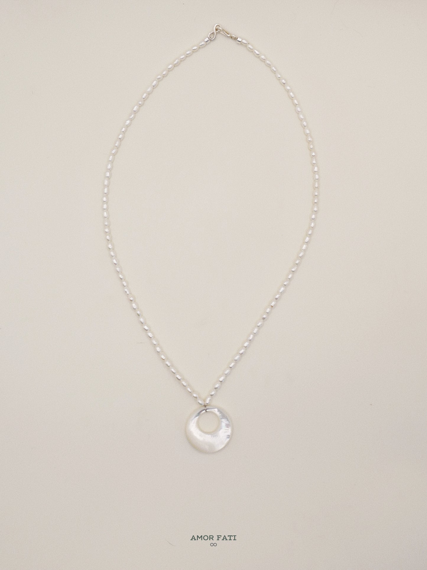 Halo Pearl necklace